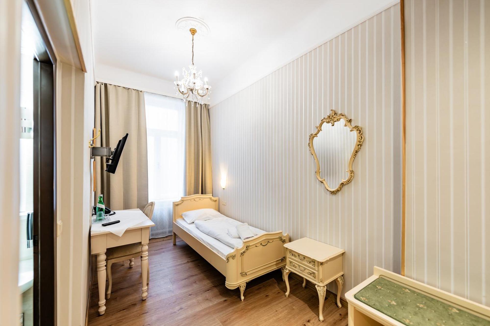 โฮเทล เพนชั่น บารอนเนส Bed & Breakfast เวียนนา ภายนอก รูปภาพ