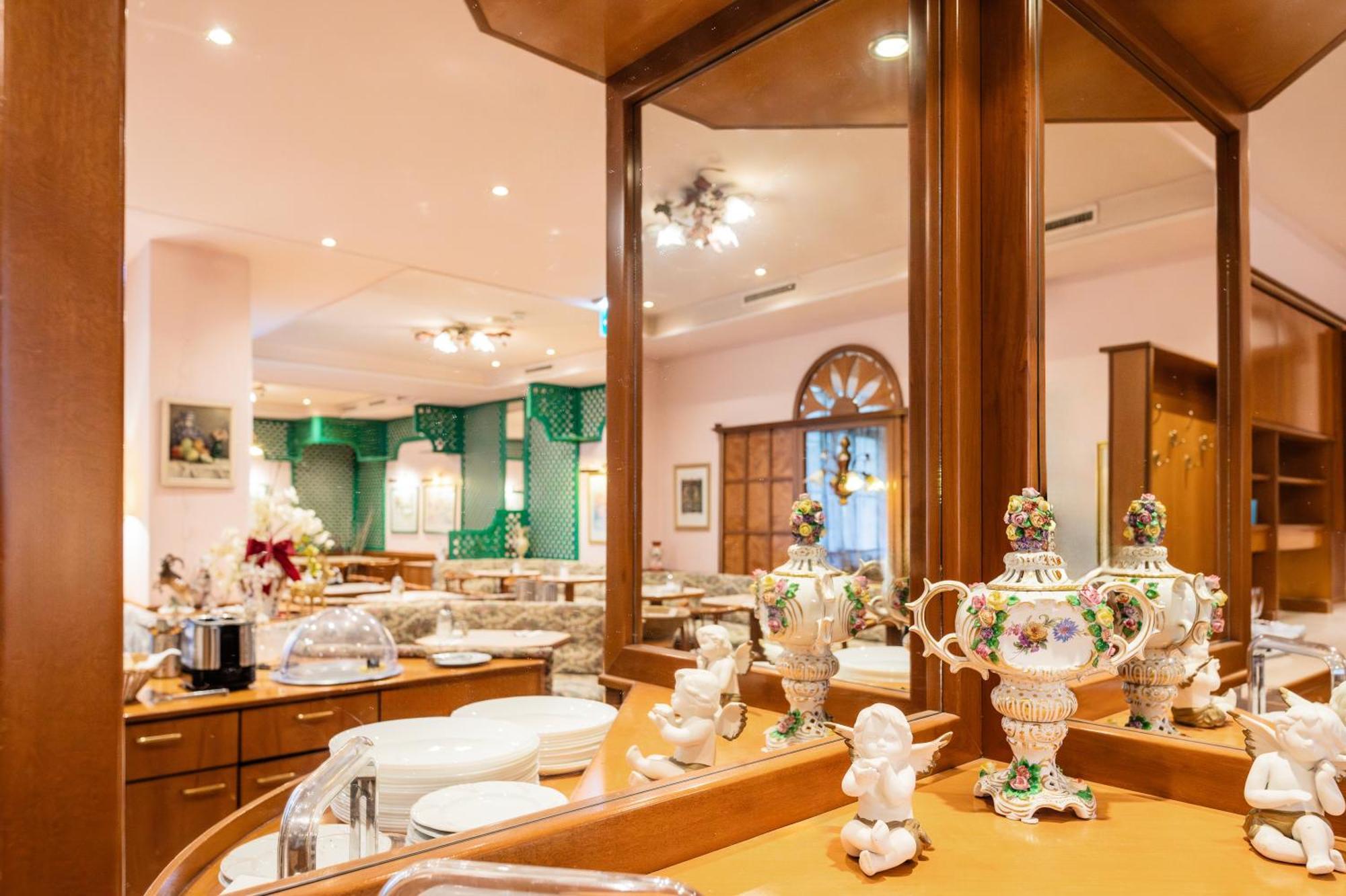 โฮเทล เพนชั่น บารอนเนส Bed & Breakfast เวียนนา ภายนอก รูปภาพ